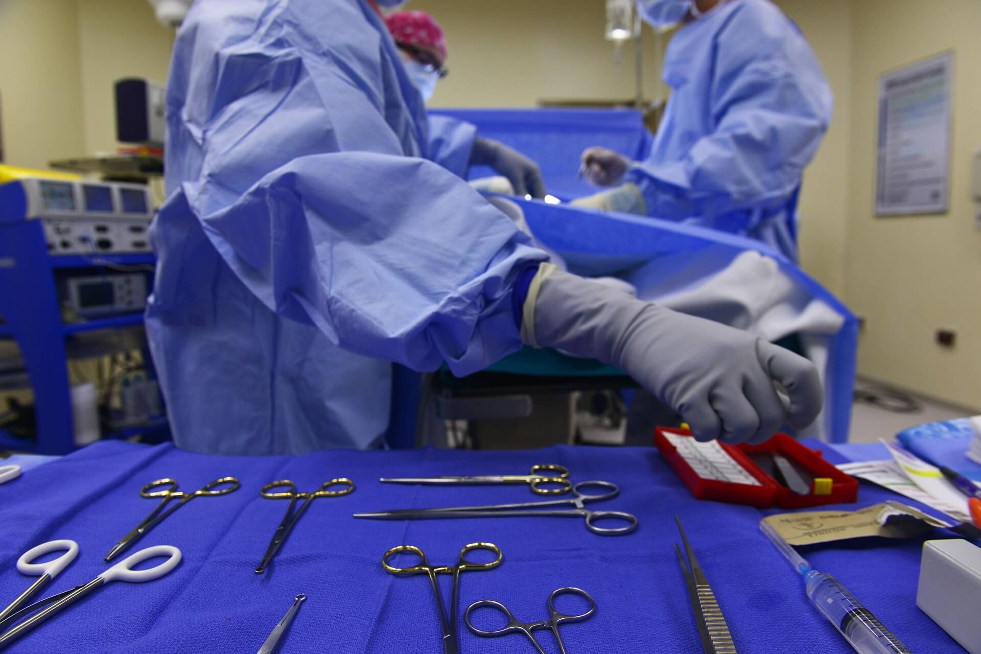 surgery-688380_1920.jpg
